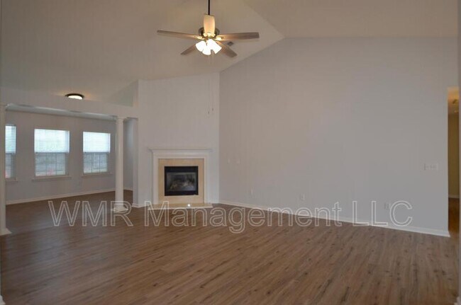 Foto del edificio - 2011 Oakbriar Cir