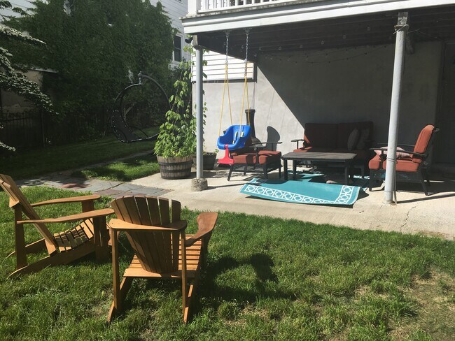 shared back yard - 249 Manning Boulevard