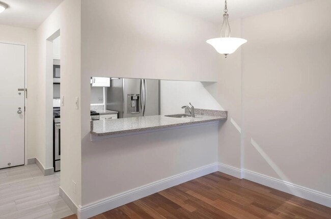 Photo - 200 Rector Pl Apartment