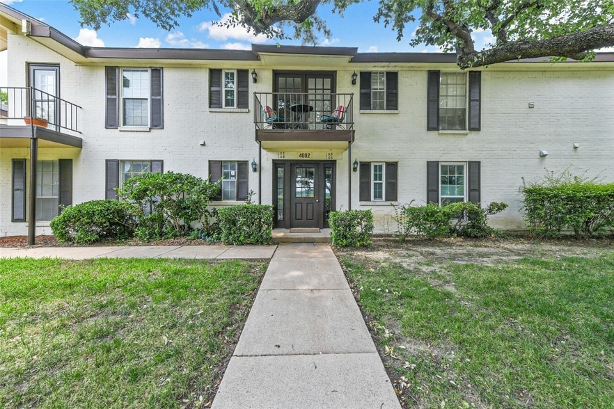 Photo - 4002 Ridglea Country Club Drive Unit