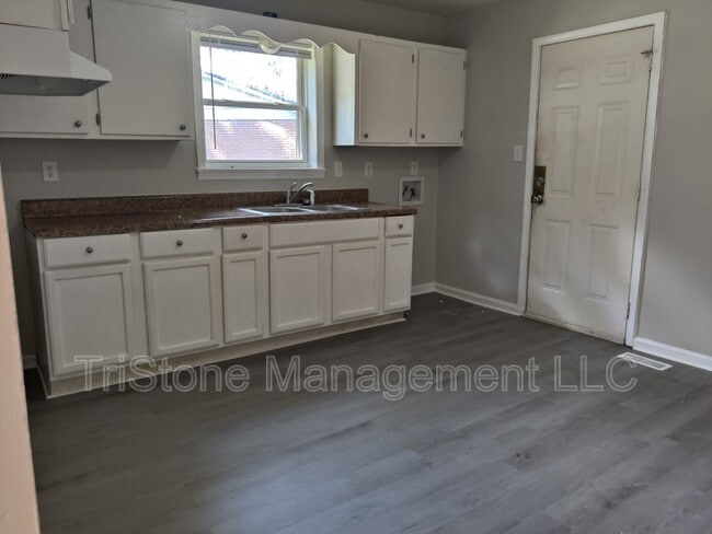 Building Photo - 9131 Feldbank Dr