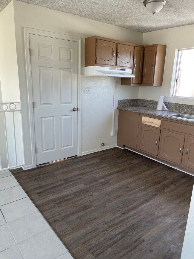 Foto del edificio - 3351 W 135th St