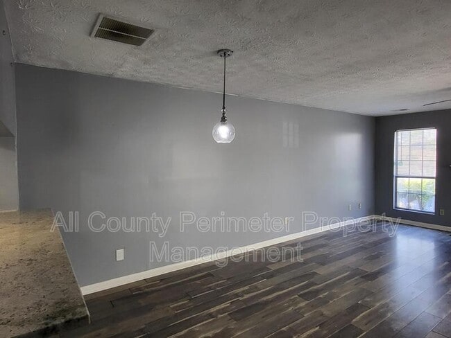 Building Photo - 6596 Wellington Square
