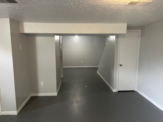 Foto del edificio - Cozy 3 Bedroom 2 Bathroom Townhouse