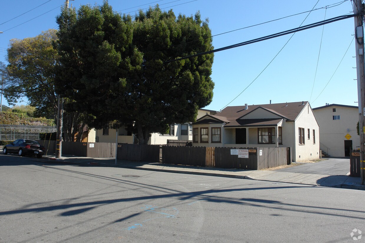 Primary Photo - 5286-5290 Riverside Ave