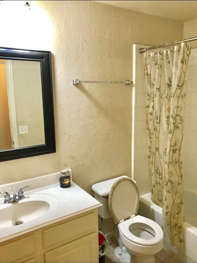 Building Photo - 4843 Kingsway Dr