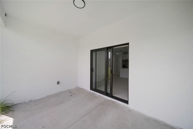 Foto del edificio - 4984 Fairway Ct