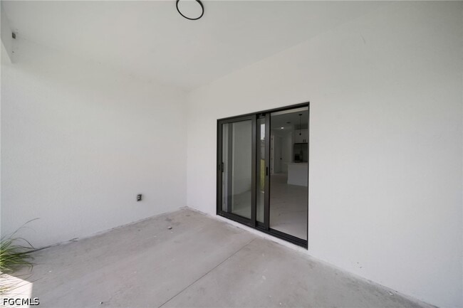 Building Photo - 4985 Fairway Ct