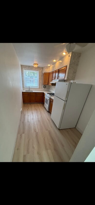 Kitchen - 1510 67th Ave
