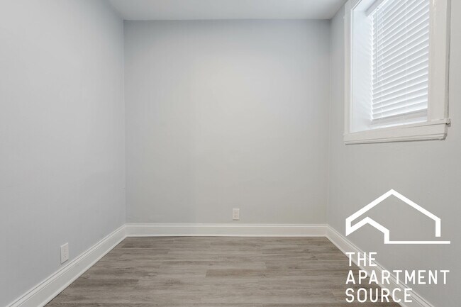 Foto del edificio - 2647 N Sacramento Ave