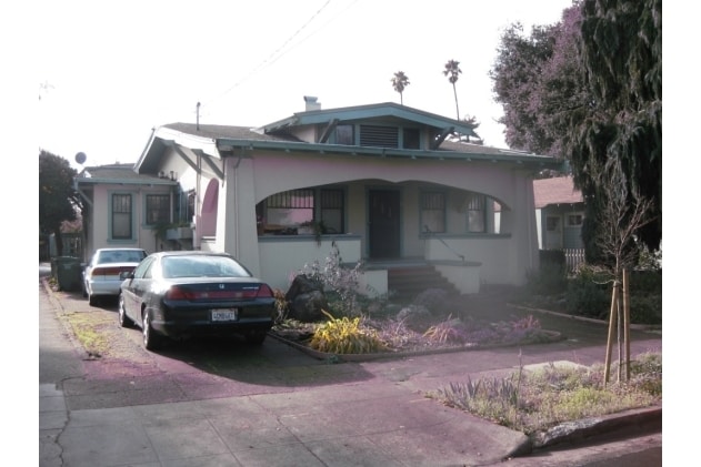 Building Photo - 718 Cherry St