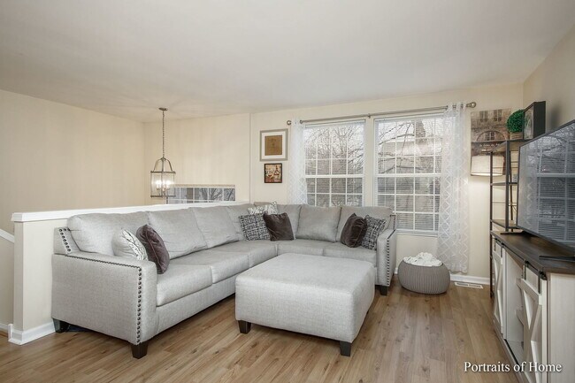 Building Photo - 491 Conservatory Ln