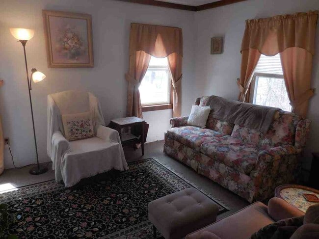 Building Photo - 19 Water St