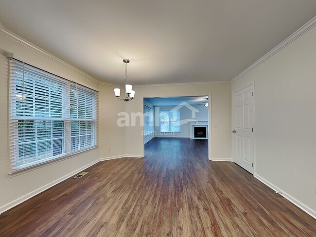 Foto del edificio - 614 Pebble Dr