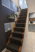 Building Photo - 10 Oak Park Av