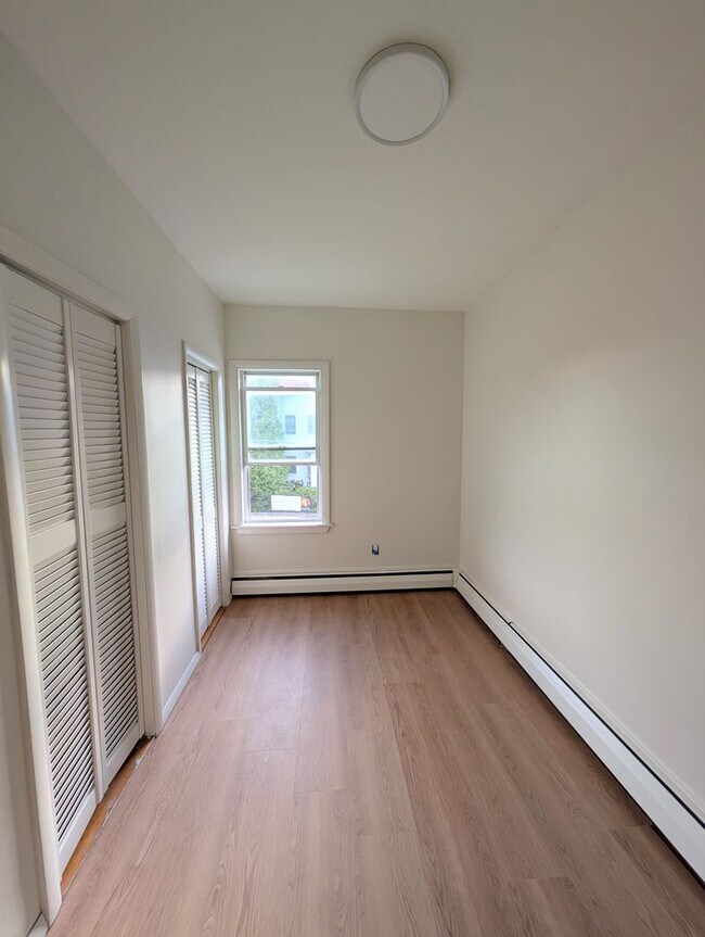 Foto del edificio - South Boston 3bed / 1bath with one parking...