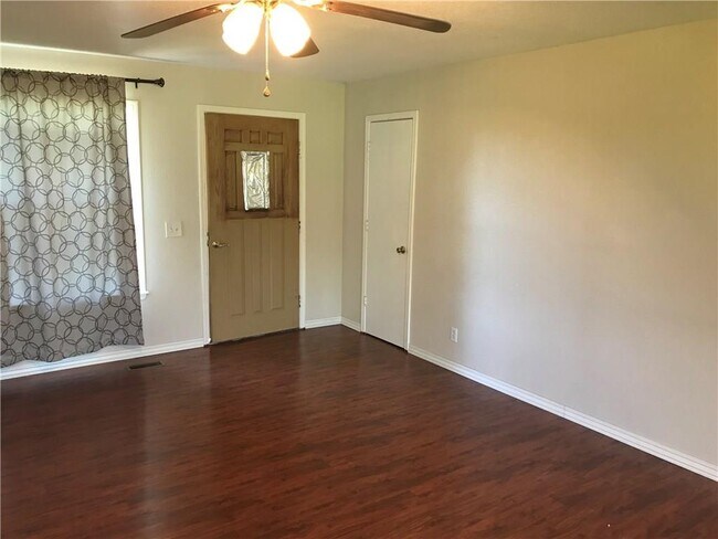 Foto del edificio - 6340 W Stoney Brook Rd