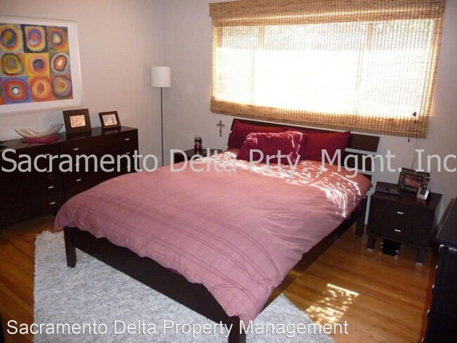 Building Photo - 3 br, 2 bath House - 2720 Wissemann Drive