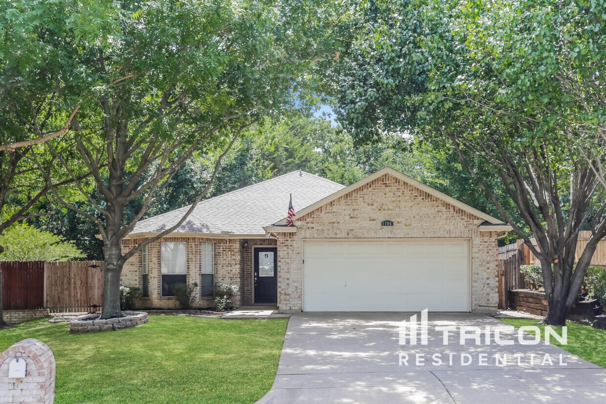 Primary Photo - 1706 Fern Dr