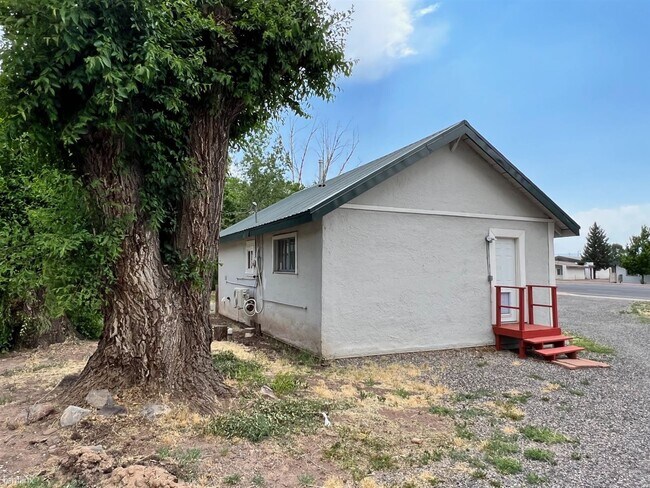 Building Photo - Studio, 1 bath House - 304 South Mountain ...