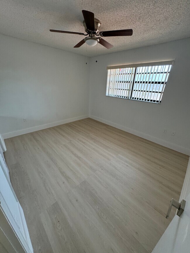Foto del edificio - 14691 SW 108th St
