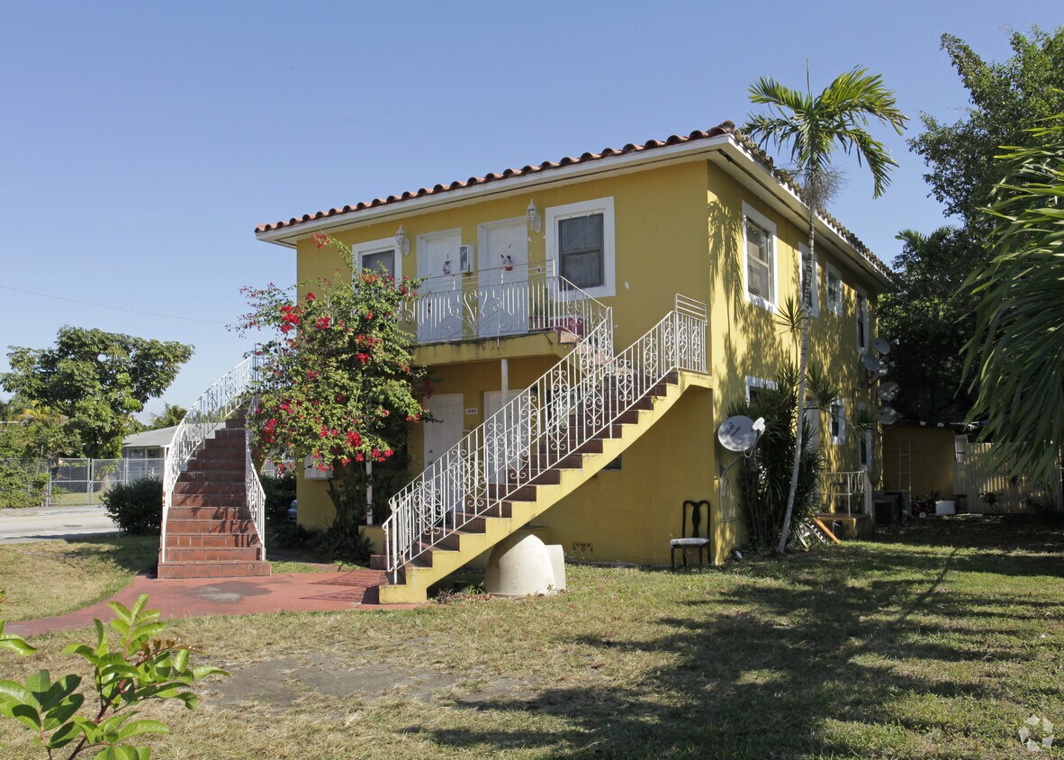 Primary Photo - 1345 SW 37th Ave