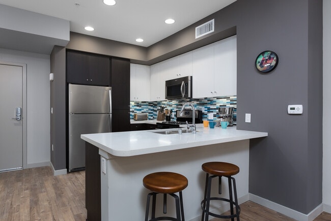 Building Photo - AVA Little Tokyo