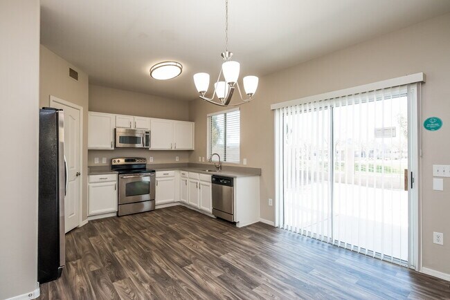 Building Photo - 1306 S 119th Dr