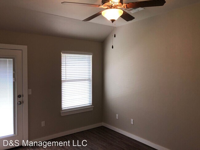 Foto del edificio - 3 br, 2 bath House - 5215 Oakwood Villas C...