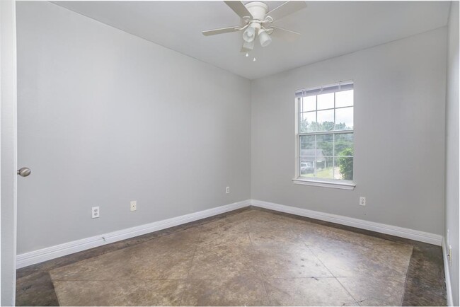 Building Photo - 1110 Moss Hill