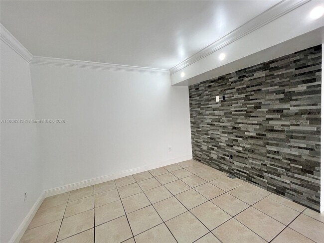 Building Photo - 6241 SW 138th Ct