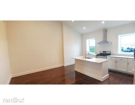 Building Photo - 2 br, 1 bath  - 815 E Broadway #3 NG 3