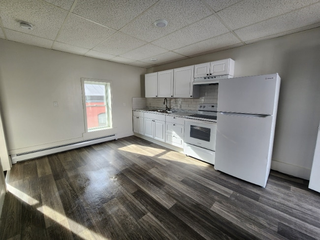 Building Photo - 44 Granite St