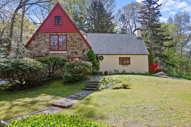 Building Photo - 76 Locust Hill Rd