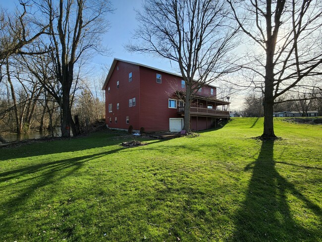 Building Photo - 6784 N Manlius Rd