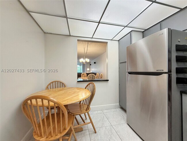 Foto del edificio - 3300 W Rolling Hills Cir