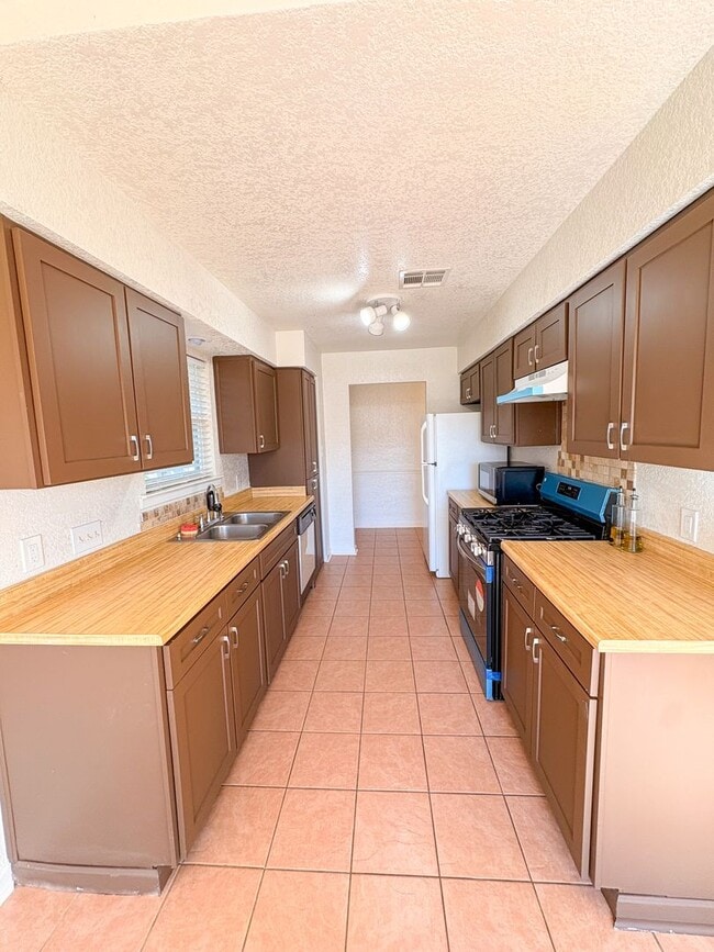 Foto del edificio - 1312 Westway Dr