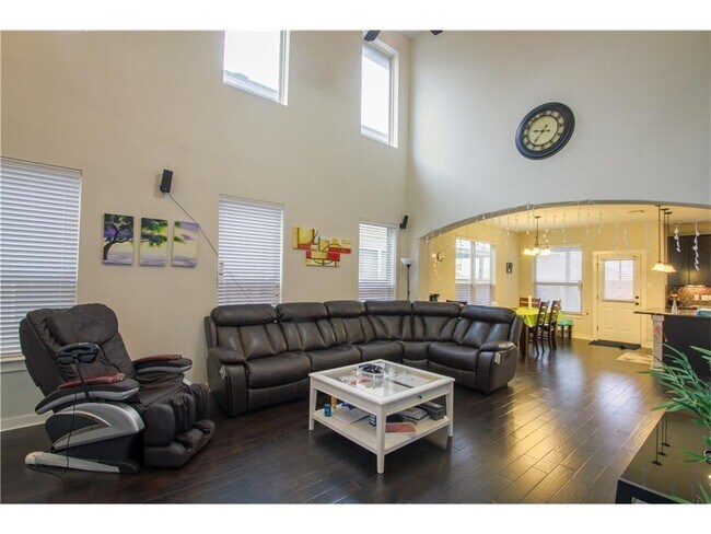 Foto del edificio - 16309 McAloon Way