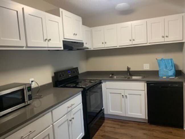 Interior Photo - Quail Creek Apts.