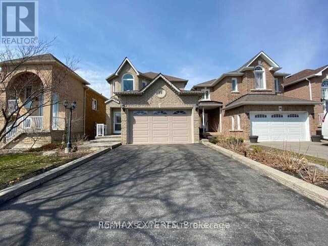 Building Photo - 12 Villandry Crescent