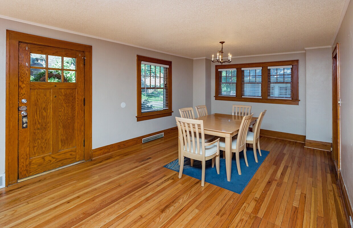 Primary Photo - 1139 39th St
