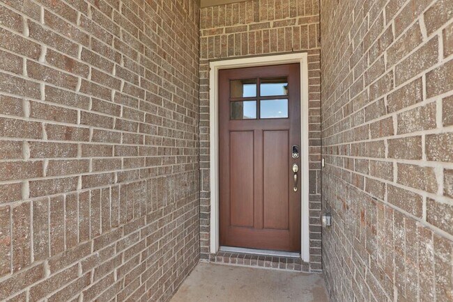 Building Photo - 2127 Cherryvale Dr
