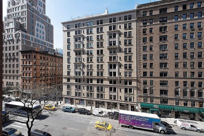 Building Photo - 45 E 89th St