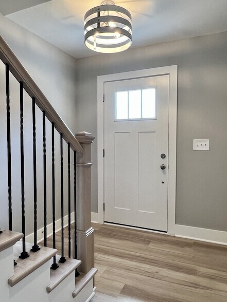 Foto del edificio - 713 Hollie Wy