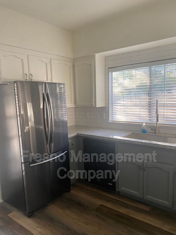 Foto del edificio - 8147 N Cedar Ave