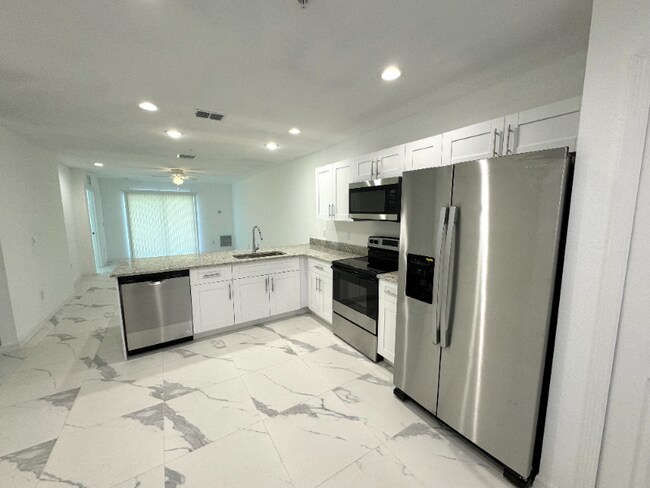 Foto del edificio - 746 SW 8th Terrace