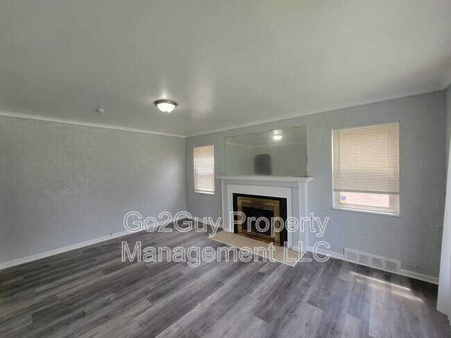 Foto del edificio - 18644 Forrer St