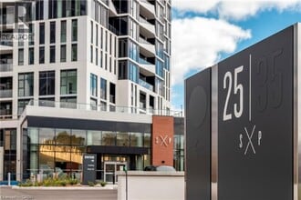 Building Photo - 25 Wellington St S