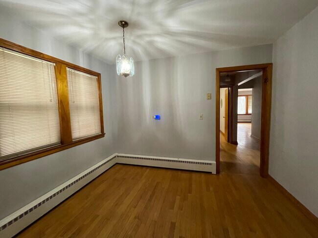 Foto del edificio - 6606 W Devon Ave