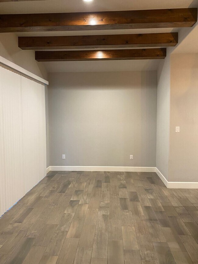 Foto del edificio - Pet friendly home with stainless steel app...